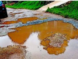 Warga Nagari Solok Bio-Bio Berharap Pemerintah Kabupaten Lima Puluh Kota. Segera Perbaiki Ruas Jalan Rusak Parah